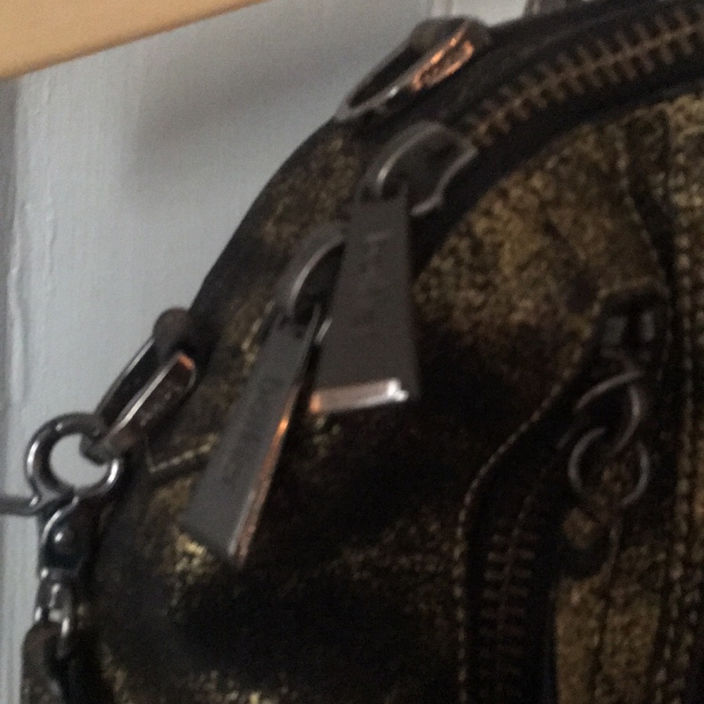 Distressed Gold Botkier - Picture 2 of 3